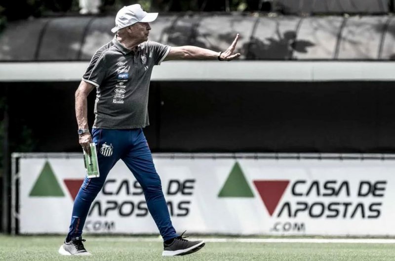 Jesualdo avalia inicio de trabalho no Santos e projeta estreia contra o Bragantino