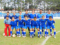 Oeste vence e vai decidir o título