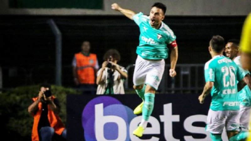 Palmeiras goleia Oeste e dorme na zona de classificação do Grupo B