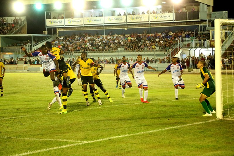 Penapolense perde e técnico cai