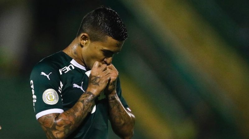 Símbolo de retomada do Palmeiras, Dudu chega a 300 jogos e acumula recordes