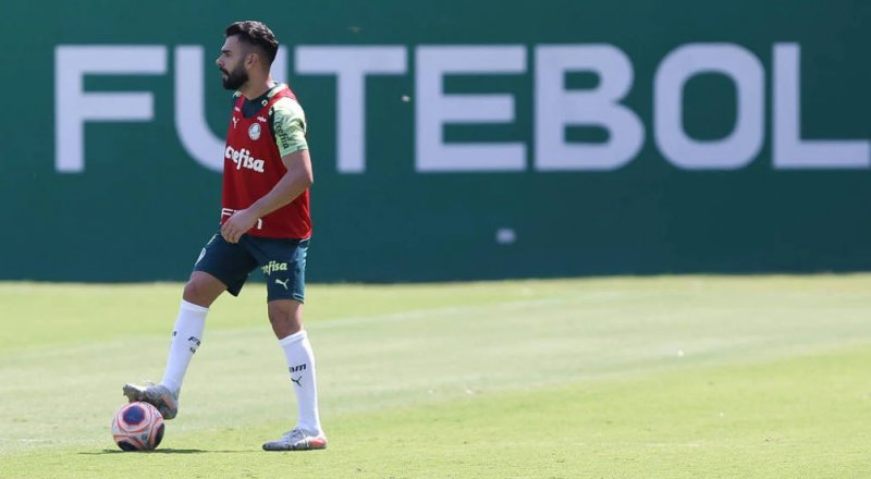 Bruno Henrique tenta garantir espaço no time de Luxa