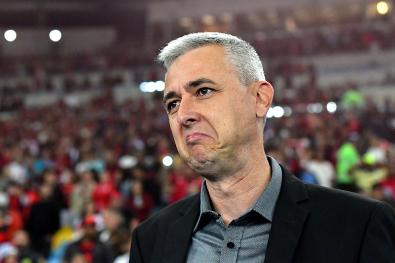 Líder da oposição do Corinthians garante que não há pressão política em cima de Tiago Nunes