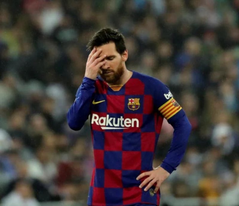 Messi comenta boato de que teria pago fiança de Ronaldinho
