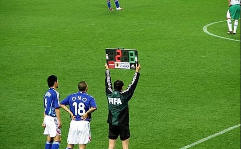 Fifa propõe cinco substituições para a retomada do futebol
