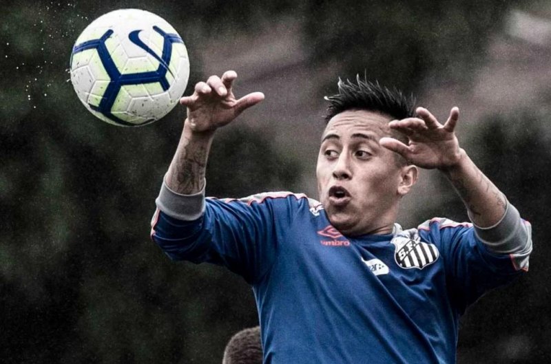 Cueva critica tratamento recebido por Sampaoli no Santos e elogia o São Paulo