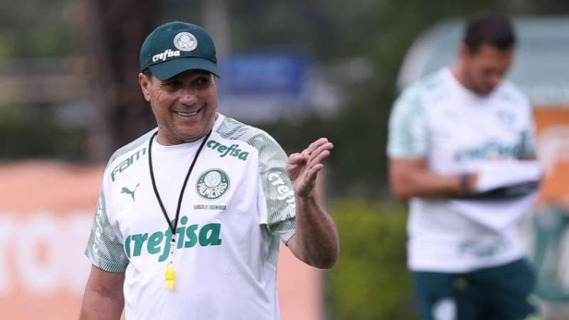 Luxemburgo inova e surpreende com treinos 