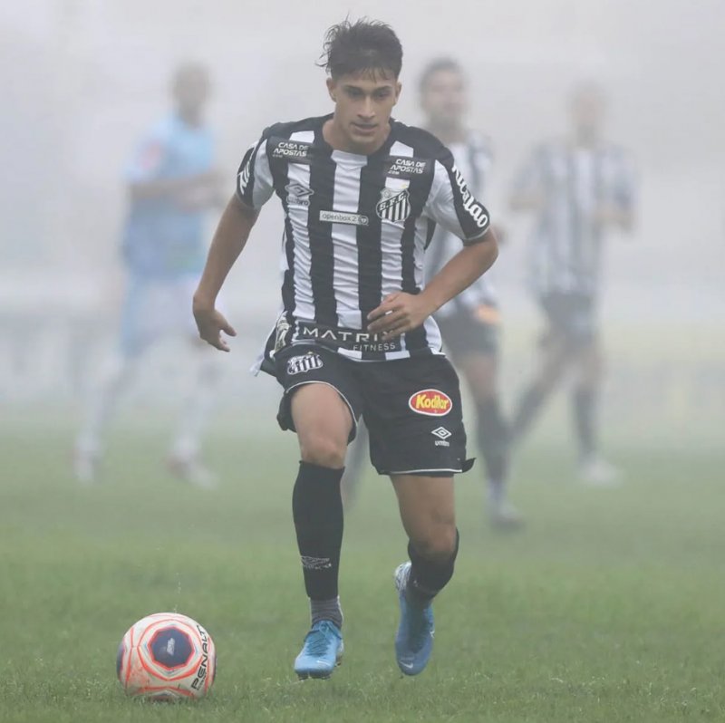Penapolense assina contrato com o Santos até 2022