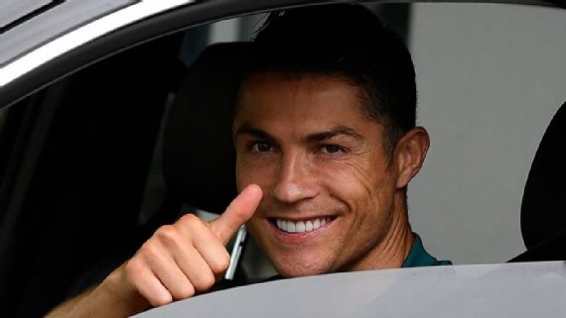 Cristiano Ronaldo volta à Juventus após mais de 70 dias 