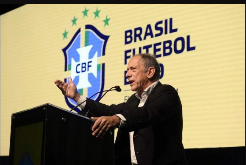 Apesar do aumento de casos, dirigente da CBF diz que futebol pode voltar em junho