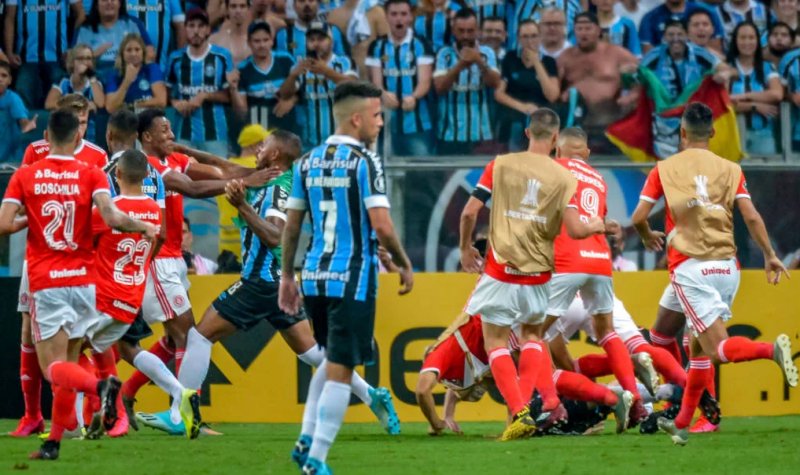 Grêmio e Inter recebem punições por conta da confusão na Libertadores