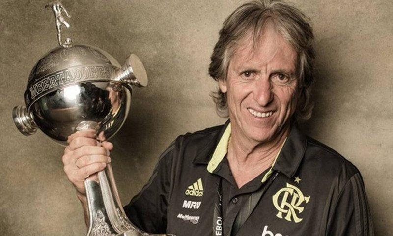 Jorge Jesus renova com o Flamengo até 2021