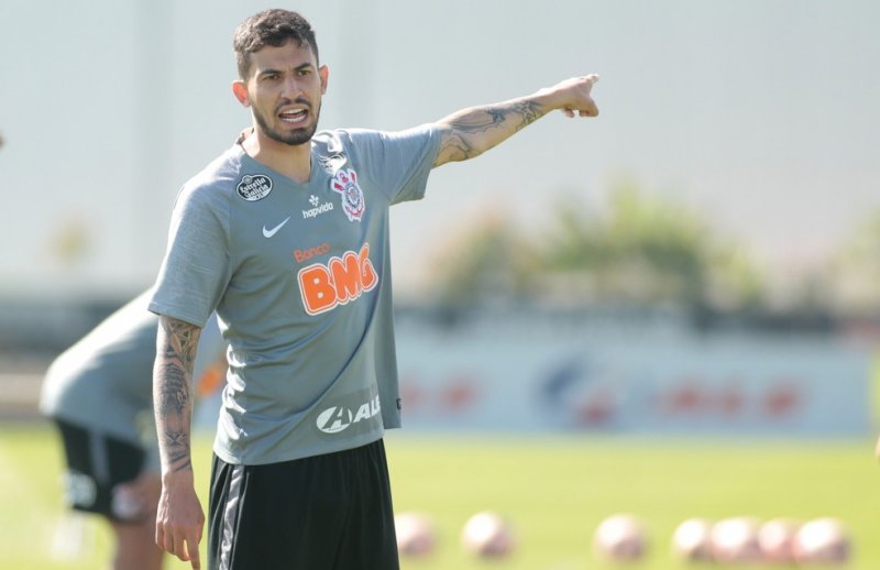 Athletico acerta com Corinthians para ter Pedro Henrique e Richard