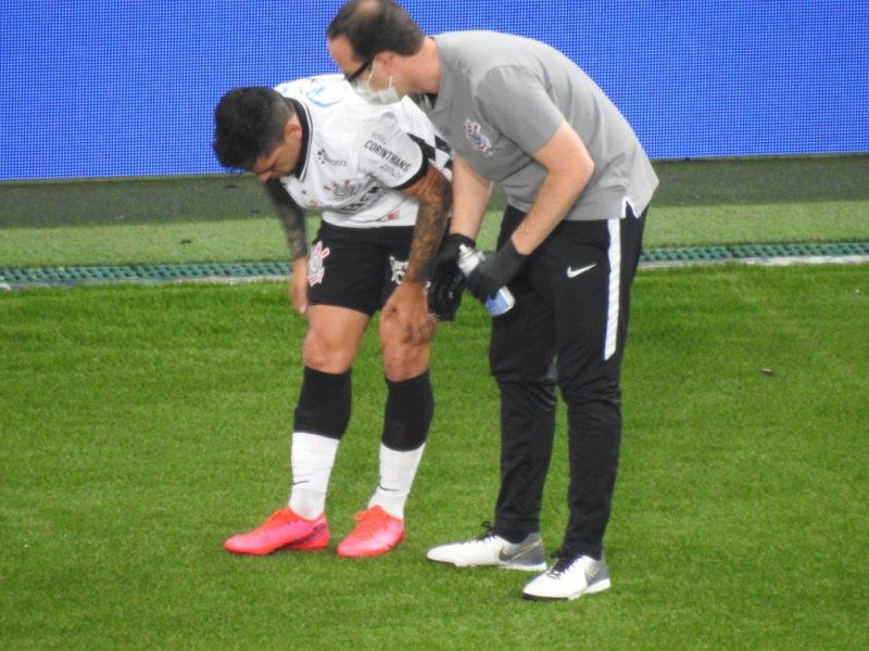 Fagner desfalca o Corinthians contra o Atlético/MG
