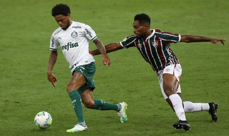 Luiz Adriano vira artilheiro do Palmeiras, e Luxa quer oferecer mais assistências