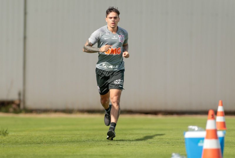 Fagner se recupera bem e deve voltar contra o Coritiba