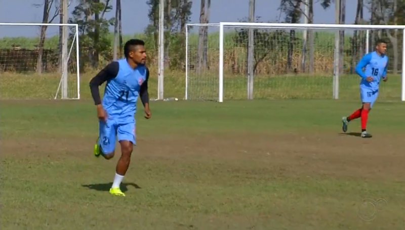 Neilson comemora reestreia com assistência 