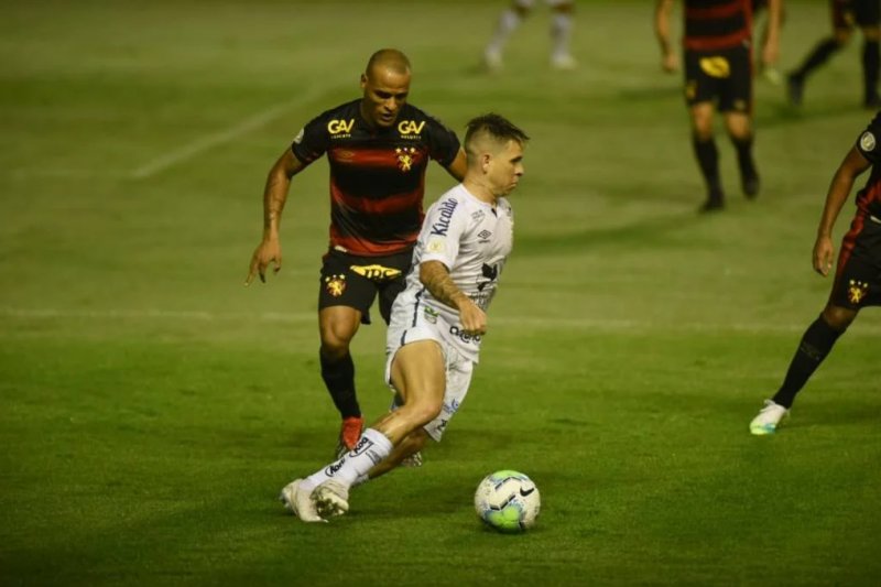 Cuca roda elenco do Santos em função de desgaste e vê vantagem do Palmeiras