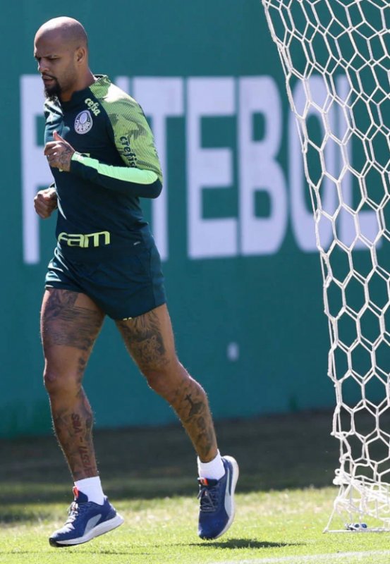 Com Viña e ainda sem Felipe Melo, Palmeiras treina visando jogo contra o Bahia amanhã