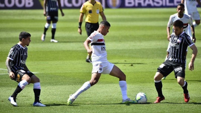Derrota no clássico contra o São Paulo aumenta pressão no Corinthians