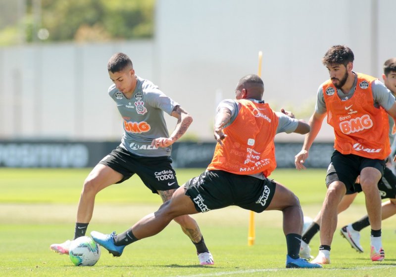 Corinthians enfrenta o Botafogo na Arena