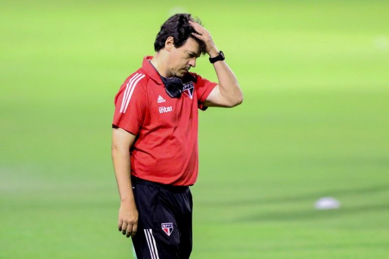 São Paulo sofre gol em oito jogos seguidos e vive crise defensiva antes de decisão contra o River