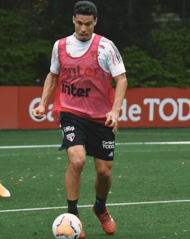 Diniz afirma que elenco está cansado e faz mistério 