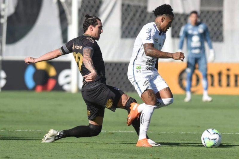 Cuca valoriza empate do Santos com o Ceará