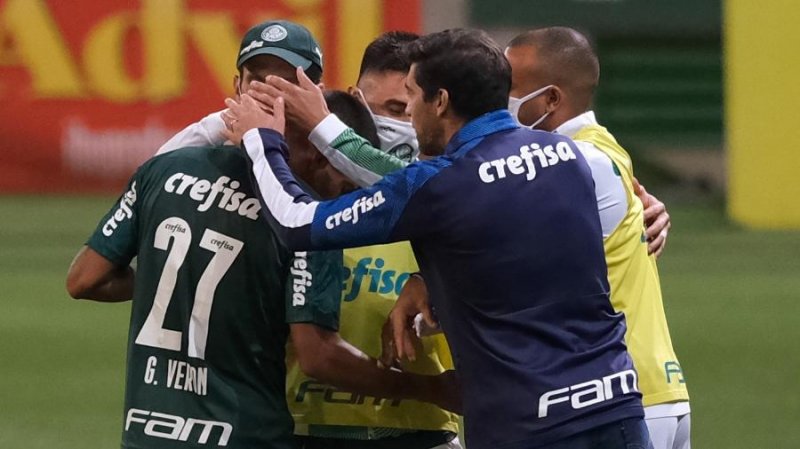 Palmeiras vence Red Bull na estreia de Abel Ferreira e avança às quartas