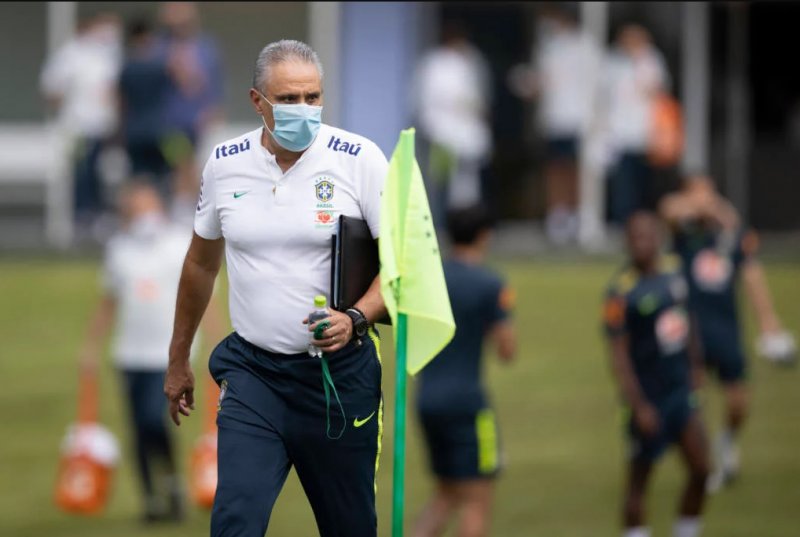 Com Lodi em grande fase, Brasil recupera sua tradicional força na lateral-esquerda