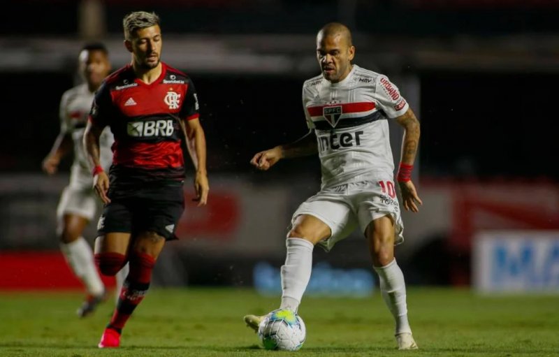 Após classificação do São Paulo, Dani Alves afirma: 