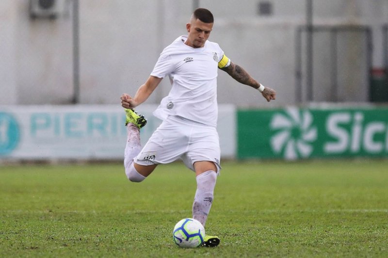 Santos pode ter meio-campo inédito em decisão contra a LDU