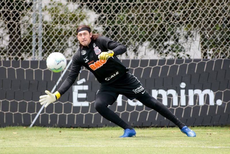 Cássio atribui melhora do Corinthians a Mancini e diz: 