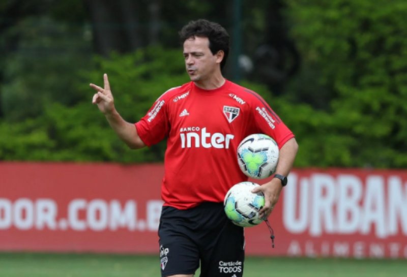 São Paulo enfrenta hoje o Sport com dúvidas no elenco