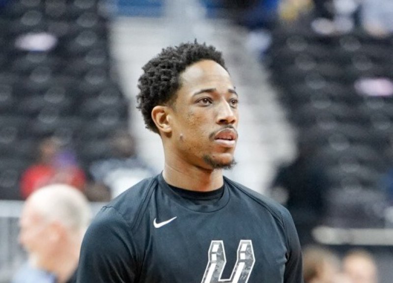 Jogador da NBA tem casa invadida por engano e briga com fã