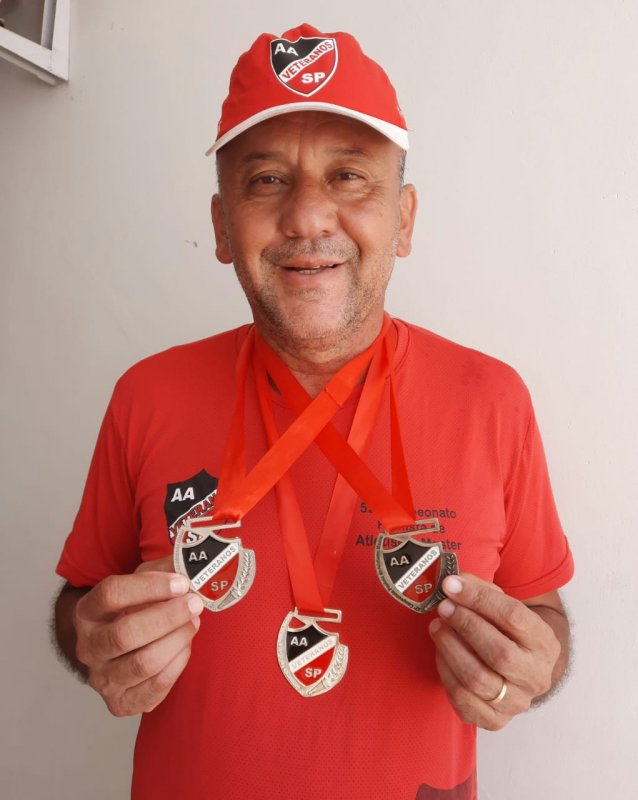 Artur Ribeiro conquista três medalhas no Atletismo Master