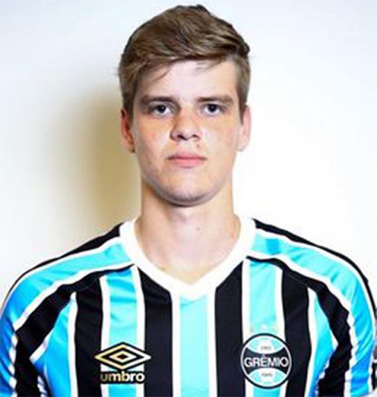 Penapolense contrata o zagueiro Matheus Carrasco