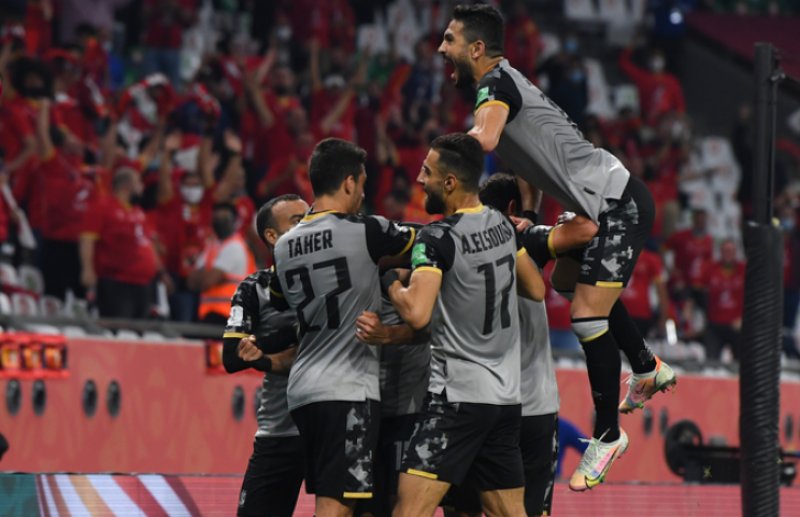 Al Ahly vence time de Dudu e enfrentará Bayern na semi do Mundial