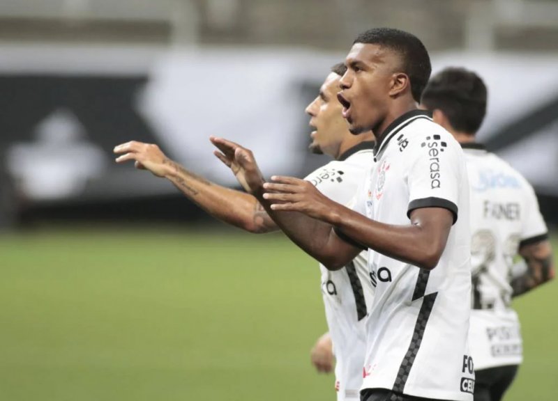 Corinthians volta à zona de classificação à Copa Libertadores após 33 rodadas