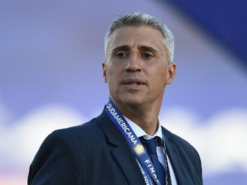 Com custo de R$ 1 milhão, novo técnico do São Paulo deve assumir ao fim do Brasileiro