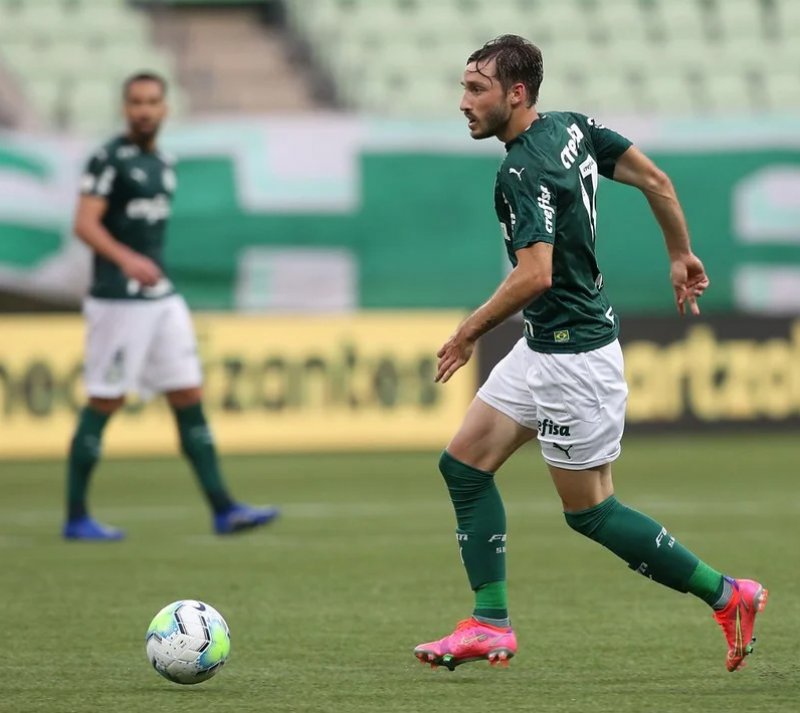 Auxiliar do Verdão comenta sobre Mayke e situação de Veron