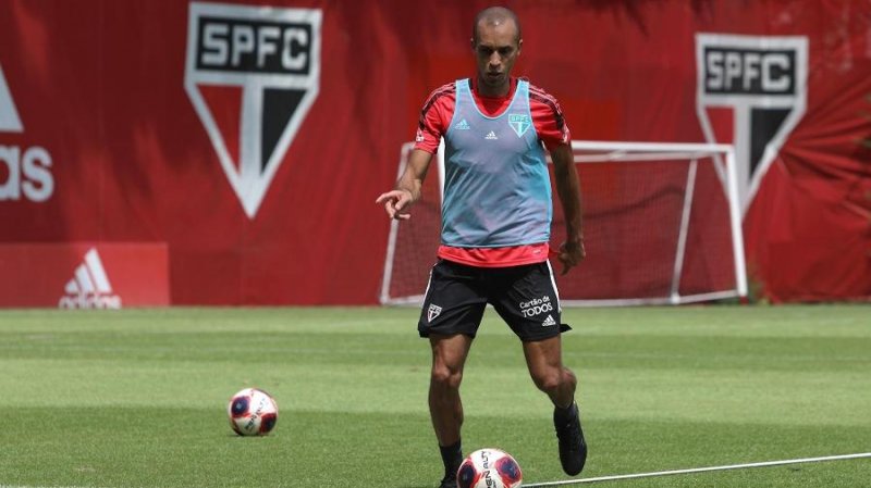 Miranda já treina com elenco do São Paulo