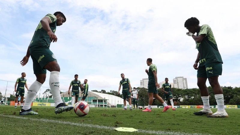 Palmeiras faz treinos técnicos e táticos em meio a indefinições sobre o Paulistão