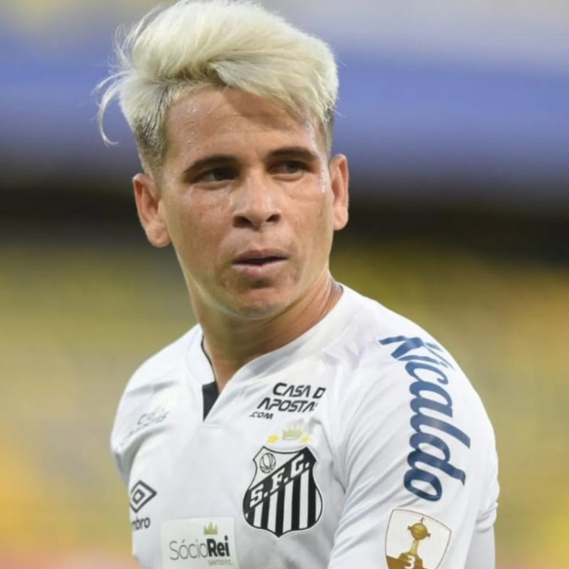 Soteldo volta ao Brasil e deve treinar com o Santos a partir de segunda-feira