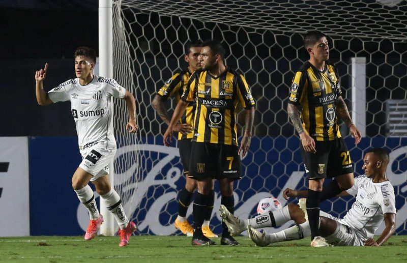 Pirani revela que Holan passava vídeos de David Silva para ajudar em seu desenvolvimento