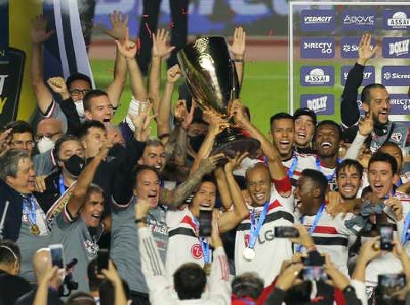 Crespo leva São Paulo ao título paulista 