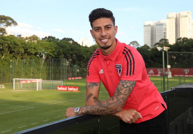 Novo reforço do São Paulo faz exames e conhece elenco: 