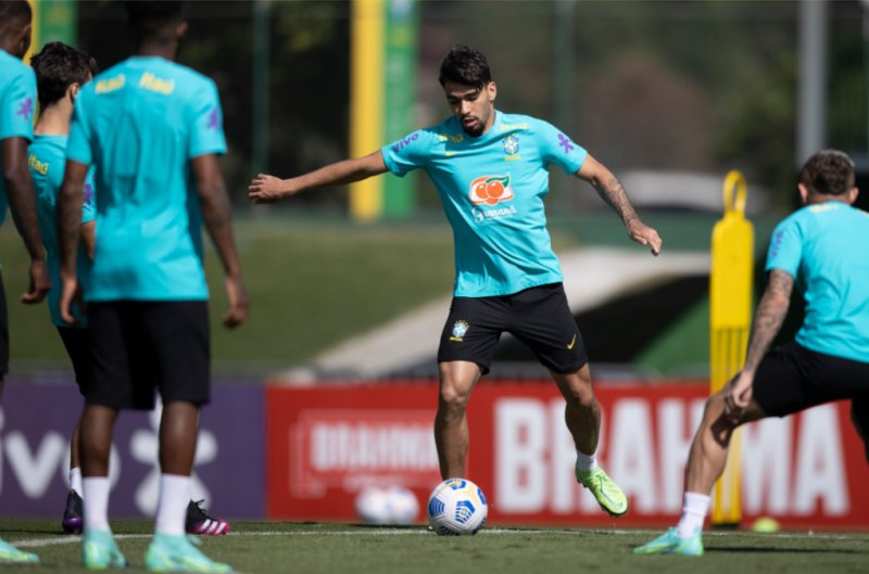 Tite sinaliza mudanças na Seleção para o confronto com o Equador