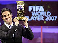 Kaká confirma favoritismo e é eleito melhor do mundo em 2007