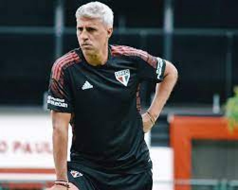 Diante do Ceará, Crespo pode atingir seu maior jejum de vitórias no São Paulo